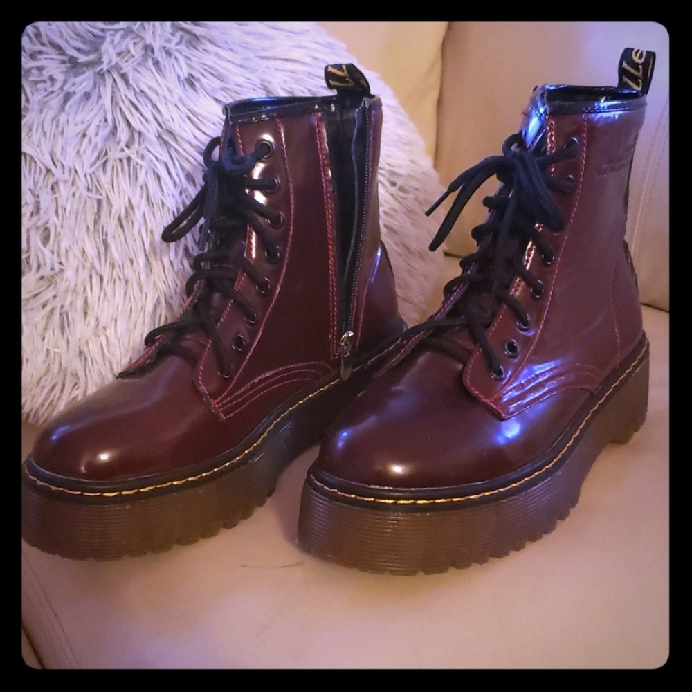 Women's Size 8 Burgundy Patent Leather Combat Boot